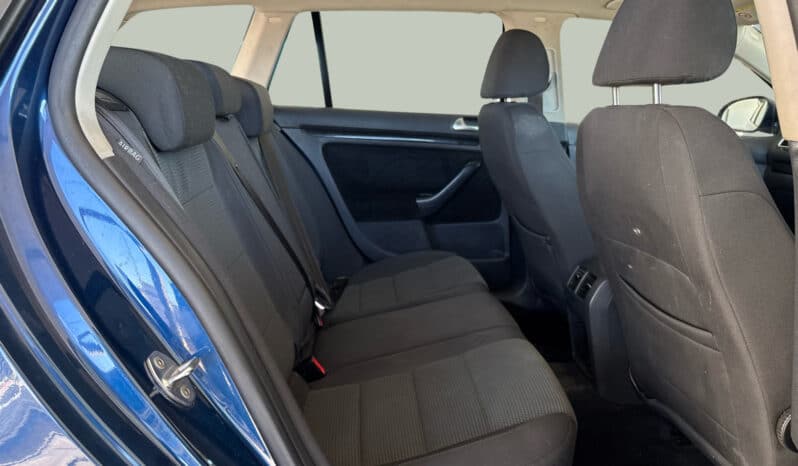 Volkswagen Golf 2011 full