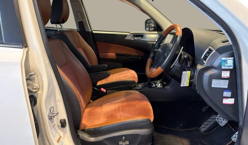 
								Subaru EXIGA CROSSOVER 7 2015 full									