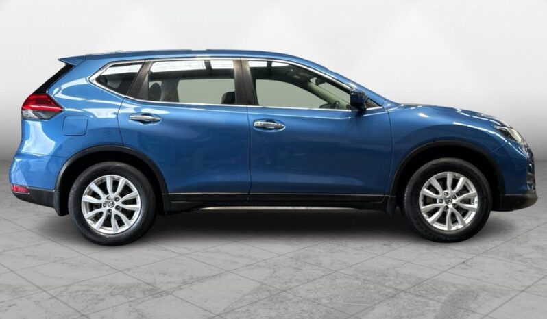 
								Nissan X-TRAIL ST 2.5P/6CVT/SW/5DR 2018 full									