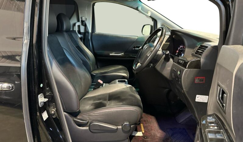 
								Toyota Vellfire  2013 full									