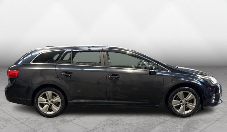 
								Toyota Avensis Wagon LI 2014 full									