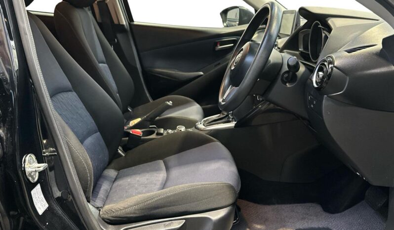 
								Mazda DEMIO 13S 2016 full									