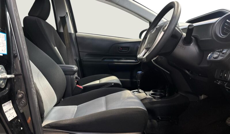 
								Toyota AQUA  2013 full									