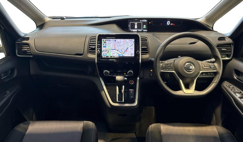 
								Nissan SERENA Highway Star -V Selection 2017 full									