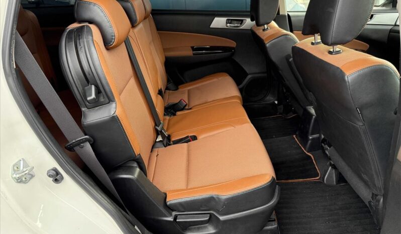 
								Subaru EXIGA CROSSOVER 7 AWD 2015 full									