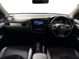 
										Mitsubishi Outlander PLUGIN HYBRID 2013 full									