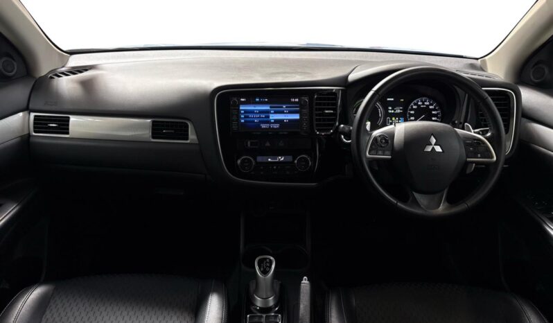 
								Mitsubishi Outlander PLUGIN HYBRID 2013 full									
