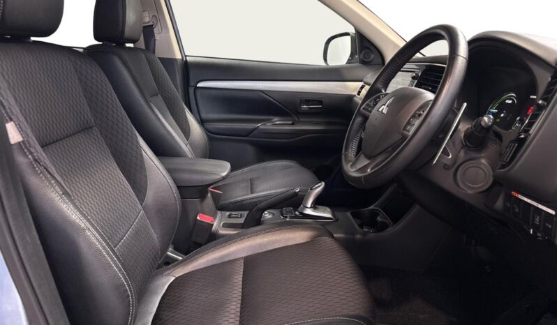 
								Mitsubishi Outlander PLUGIN HYBRID 2013 full									