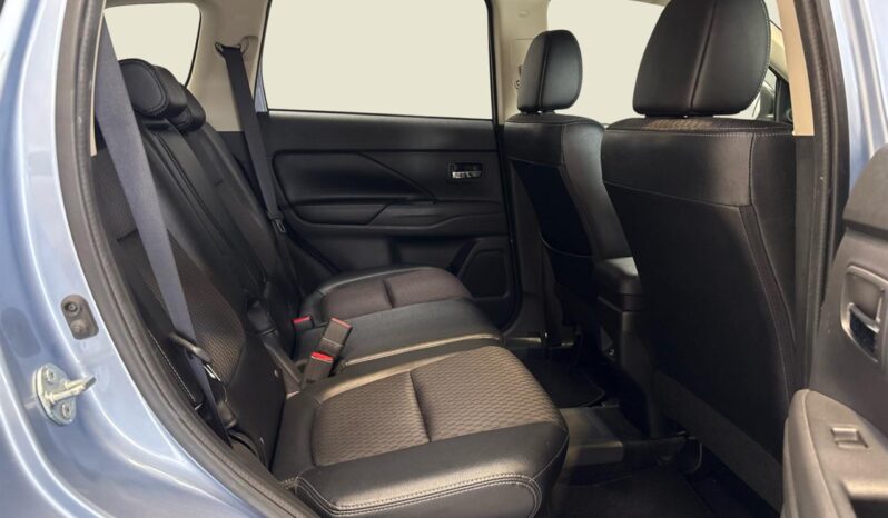 
								Mitsubishi Outlander PLUGIN HYBRID 2013 full									
