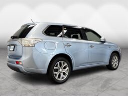 
										Mitsubishi Outlander PLUGIN HYBRID 2013 full									