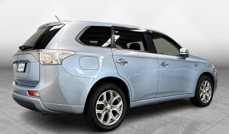 
								Mitsubishi Outlander PLUGIN HYBRID 2013 full									