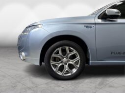 
										Mitsubishi Outlander PLUGIN HYBRID 2013 full									
