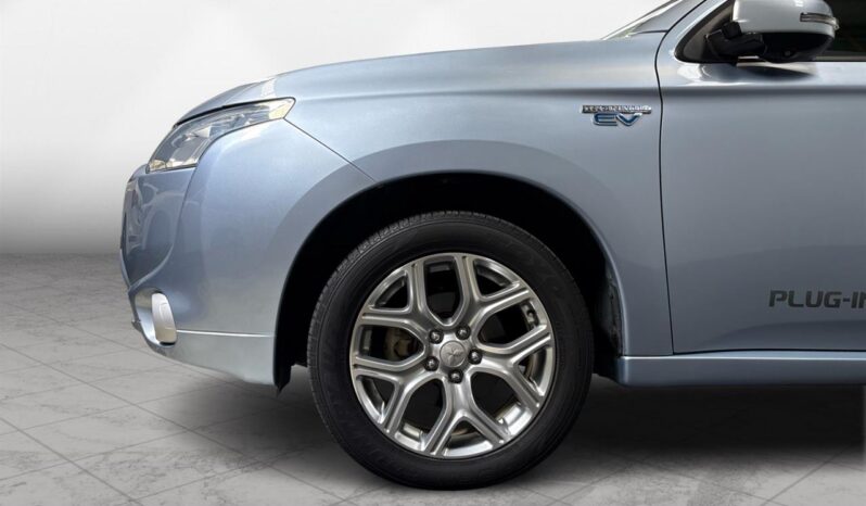 
								Mitsubishi Outlander PLUGIN HYBRID 2013 full									
