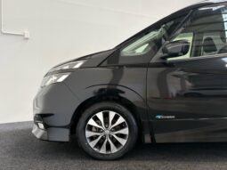 
										Nissan SERENA Highway Star -V Selection 2017 full									