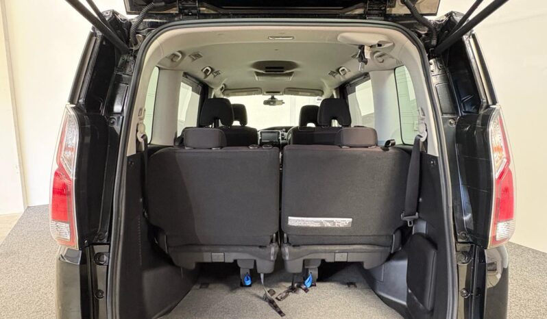 
								Nissan SERENA Highway Star -V Selection 2017 full									
