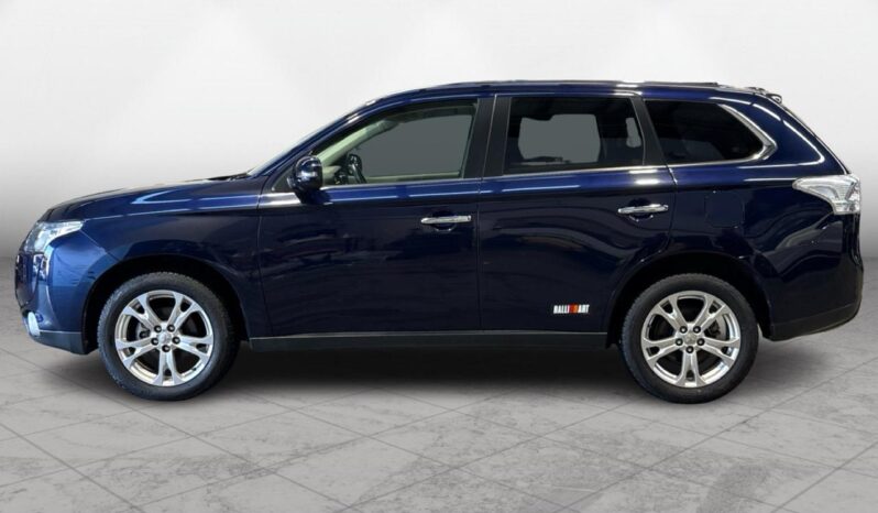
								Mitsubishi Outlander 24G Navi Package 2012 full									