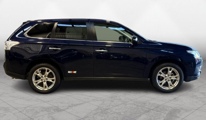 
								Mitsubishi Outlander 24G Navi Package 2012 full									
