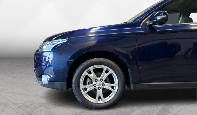 
								Mitsubishi Outlander 24G Navi Package 2012 full									