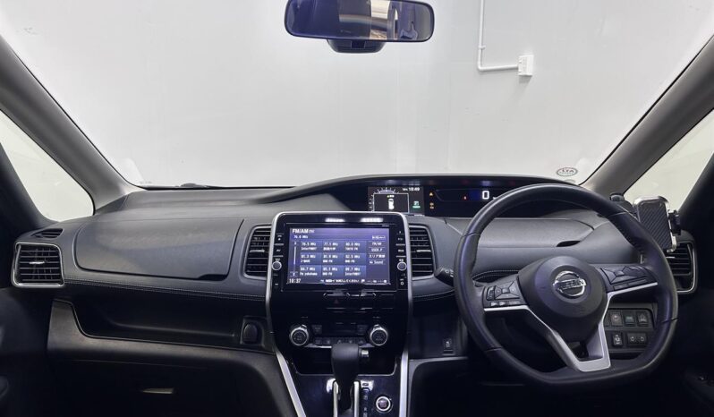 
								Nissan SERENA HIGHWAY STAR 2016 full									