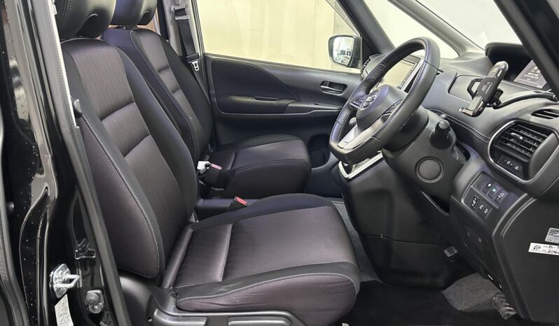 
								Nissan SERENA HIGHWAY STAR 2016 full									