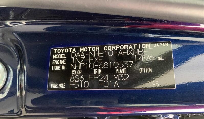 
								Toyota AQUA S Style Black 2019 full									