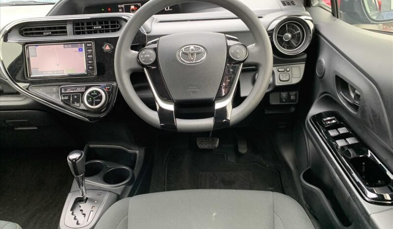 
								Toyota AQUA S Style Black 2019 full									