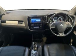 
										Mitsubishi Outlander PHEV 2013 full									