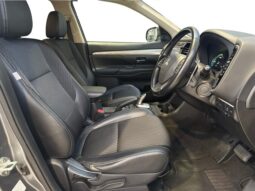 
										Mitsubishi Outlander PHEV 2013 full									