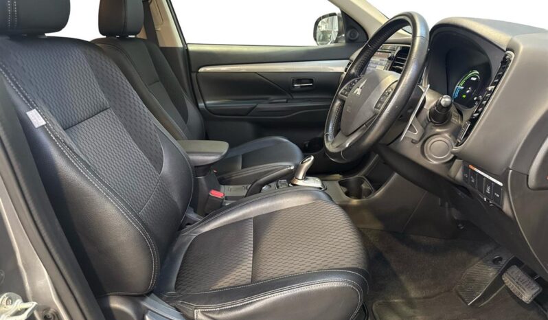 
								Mitsubishi Outlander PHEV 2013 full									
