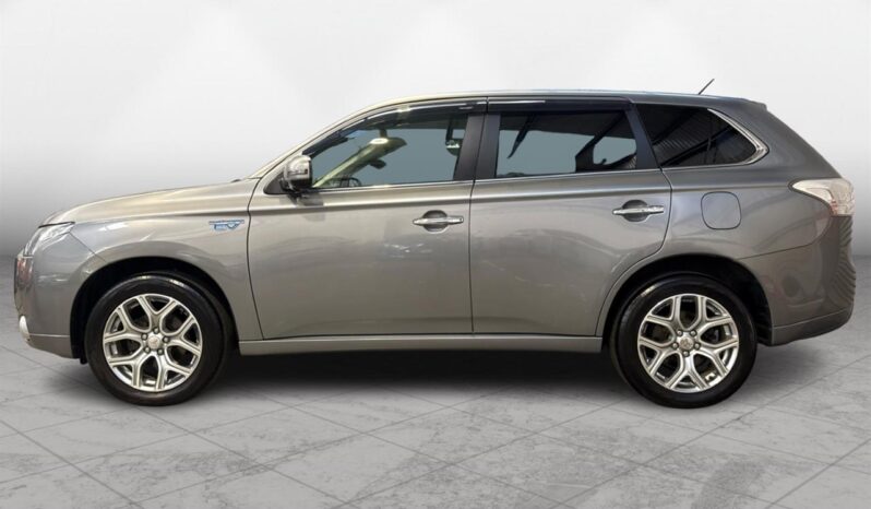 
								Mitsubishi Outlander PHEV 2013 full									