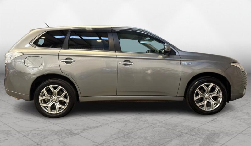 
								Mitsubishi Outlander PHEV 2013 full									