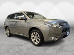 
										Mitsubishi Outlander PHEV 2013 full									