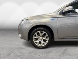 
										Mitsubishi Outlander PHEV 2013 full									