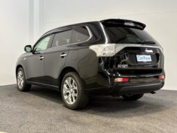 
										Mitsubishi OUTLANDER PHEV G Navi Package 2015 full									