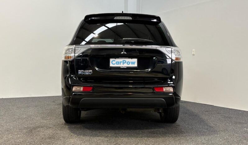 
								Mitsubishi OUTLANDER PHEV G Navi Package 2015 full									