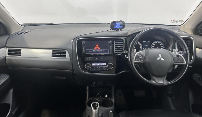 
								Mitsubishi OUTLANDER PHEV G Navigation Package 2013 full									