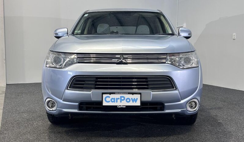 
								Mitsubishi OUTLANDER PHEV G Navigation Package 2013 full									