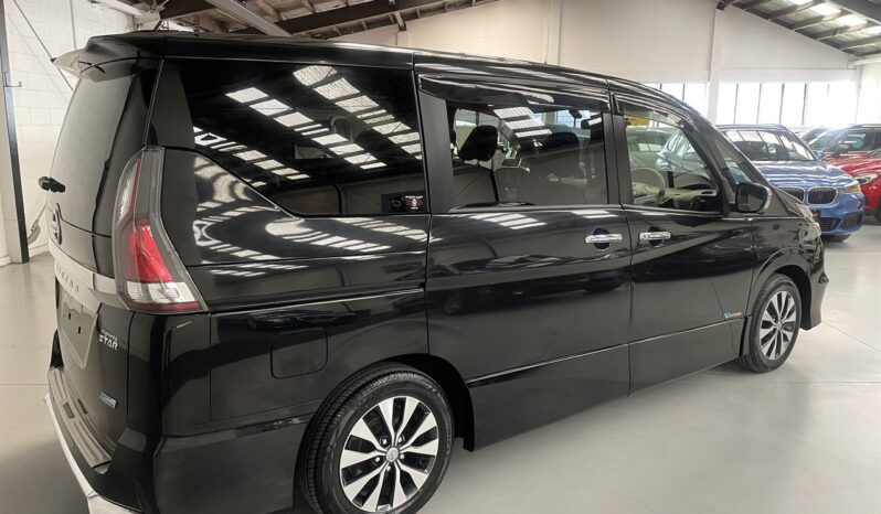 
								Nissan SERENA HIGHWAY STAR 2017 full									