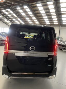 
										Nissan SERENA HIGHWAY STAR 2017 full									