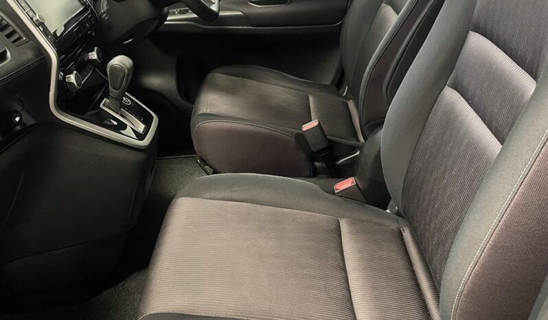 
								Nissan SERENA HIGHWAY STAR 2017 full									