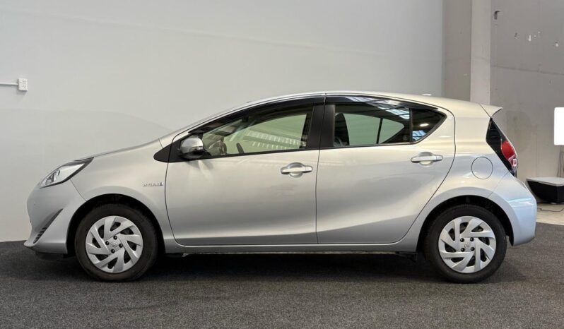 
								Toyota AQUA L 2021 full									