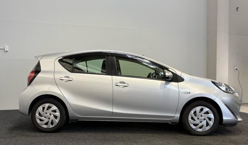 
								Toyota AQUA L 2021 full									