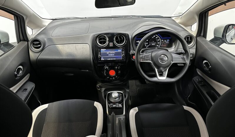 
								Nissan NOTE E-POWER X 2017 full									