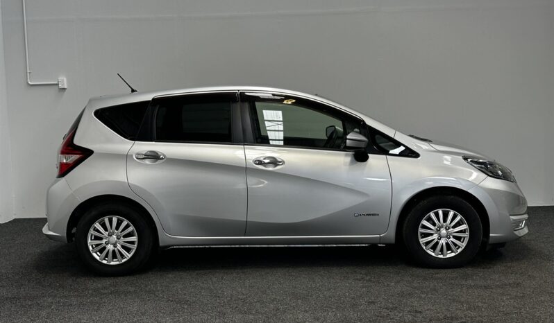 
								Nissan NOTE E-POWER X 2017 full									