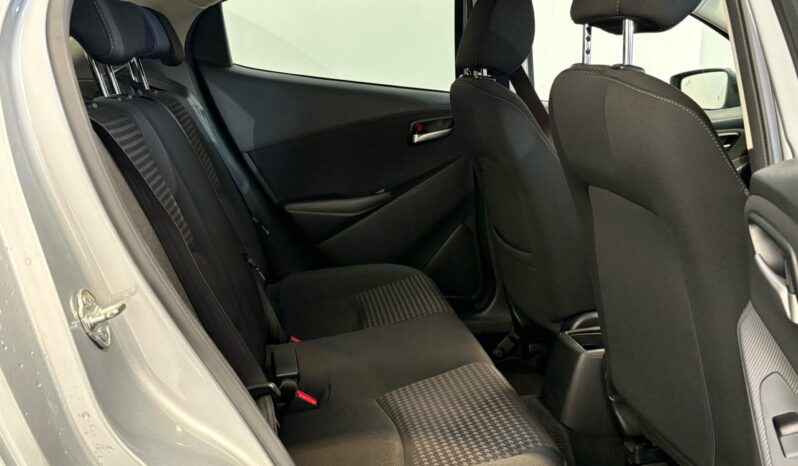 
								Mazda DEMIO 13S 2017 full									