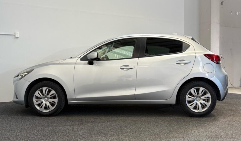 
								Mazda DEMIO 13S 2017 full									