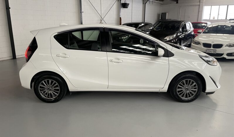 
								Toyota AQUA L 2020 full									