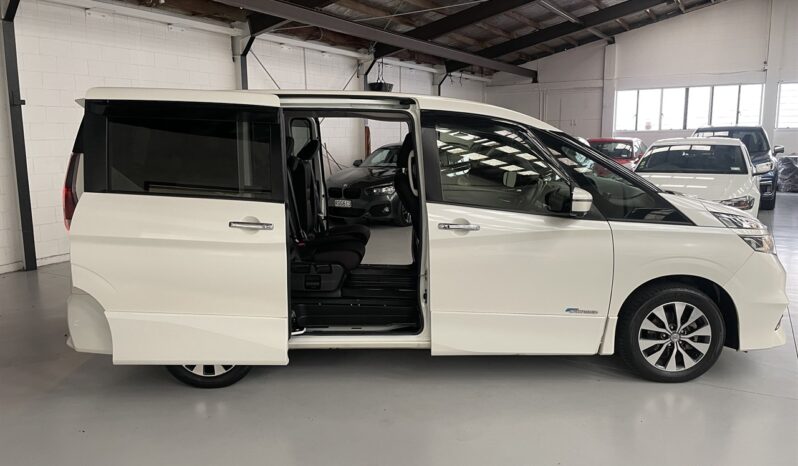
								Nissan SERENA HIGHWAY STAR 5D 2017 full									