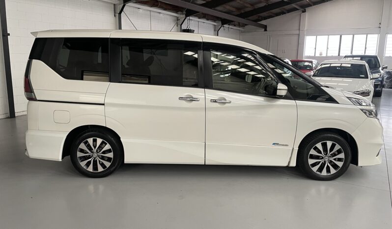 
								Nissan SERENA HIGHWAY STAR 5D 2017 full									