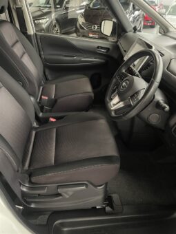 
										Nissan SERENA HIGHWAY STAR 5D 2017 full									